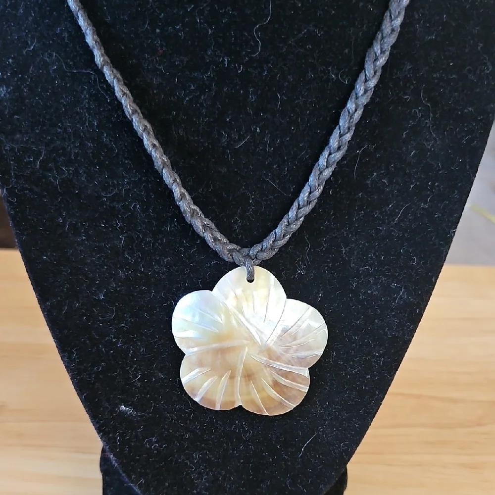 Hawaiian Hibiscus Flower Mother of Pearl Necklace Jewelry